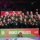 A szépen csillogó bronzéremmel  Fotó: MKSZ