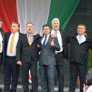 Orbán Viktor és a Hajdú-bihari fideszes jelöltek a választás előtti nagygyűlésen Fotó: Vagy.hu